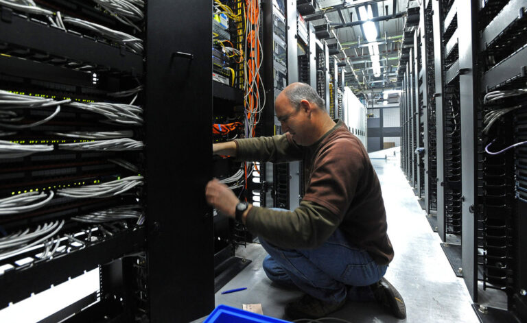 Microsoft’s Singapore Data Center Experiences Outage due to Cooling ...