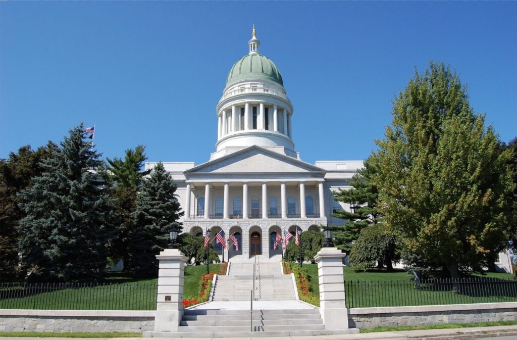 Maine Legislature approves temporary ban on large data center development