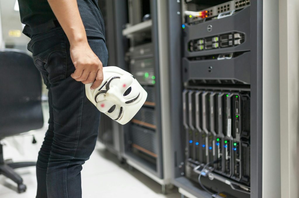 [SPECIAL FEATURE] How to deal with cybersecurity threats?