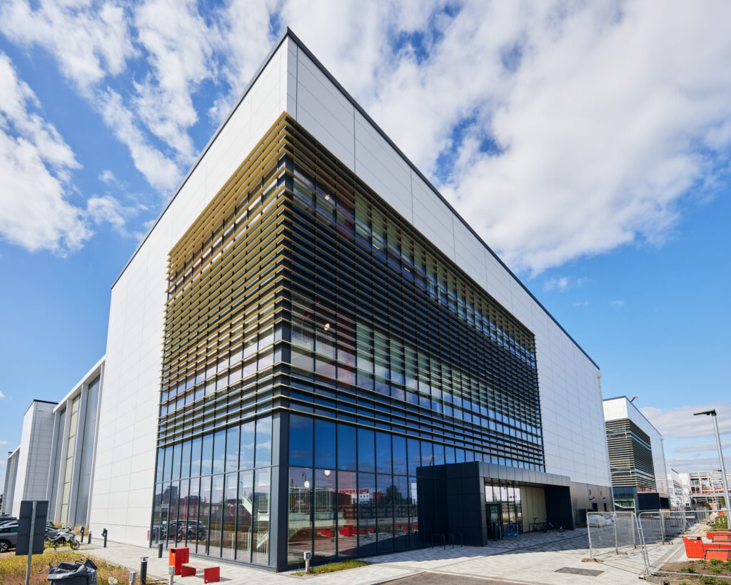 Yondr Group to sell majority interest in UK data center asset to GLIL