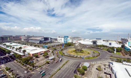 SM Mall of Asia, Pasay City, Philippines (photo by Lawrence Ruiz)