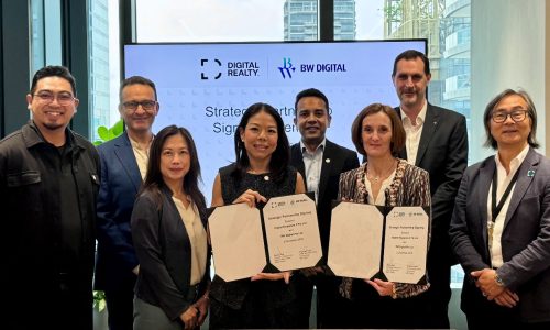 (L- R) Johnny Sek, Commercial Sales Manager, Digital Realty; Hamid Maani, Chief Sales Officer, BW Digital; Jo Jo Kwong, Director, Strategy & Business Development, Digital Realty; Serene Nah, Managing Director & Head of Asia Pacific, Digital Realty; Govind Choudhary, General Manager, SEA & India, Digital Realty; Virginie Frouin, Chief Business Office, Connectivity, BW Digital; Florent Blot, Chief Business Officer, Datacenter & Value Added Services, BW Digital; Robert Ho, Director, Market Development, Digital Realty

 