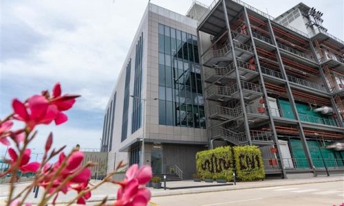 Exterior of Equinix's CN1 International Business Exchange™ (IBX®) data center in India | Image courtesy: Equinix