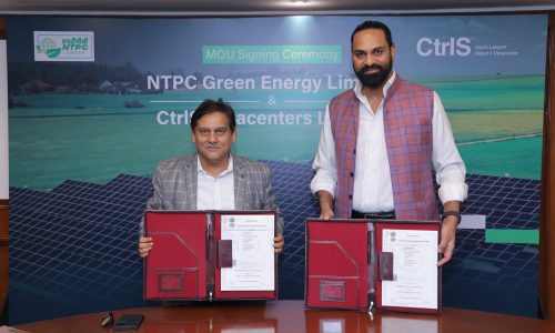 NGEL CEO Sarit Maheshwari and CtrlS Founder & CEO Sridhar Pinnapureddy | Image courtesy: CtrlS Datacenters